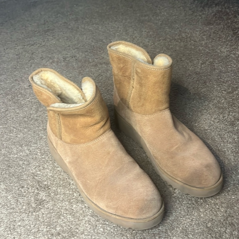 Ugg short boots